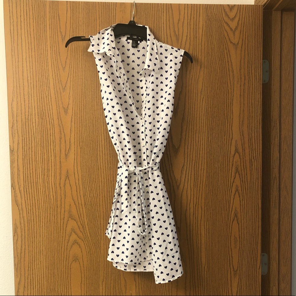 Collared Button-up heart /polka dot dress 💙